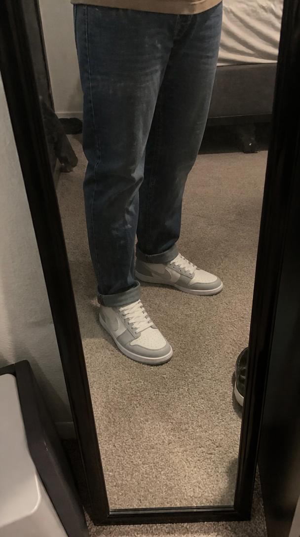 Shoe In Mirror example frame